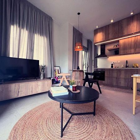 Luxurious Wooden Detail Flat In City Center Chalkís 外观 照片