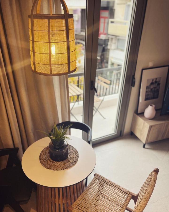 Luxurious Wooden Detail Flat In City Center Chalkís 外观 照片
