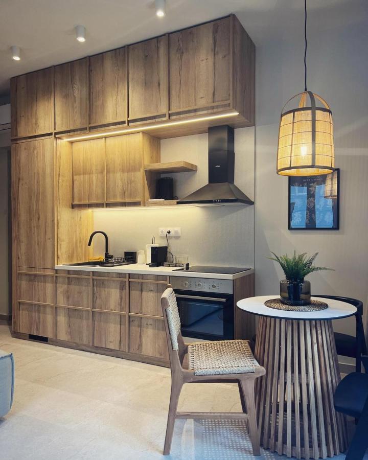 Luxurious Wooden Detail Flat In City Center Chalkís 外观 照片