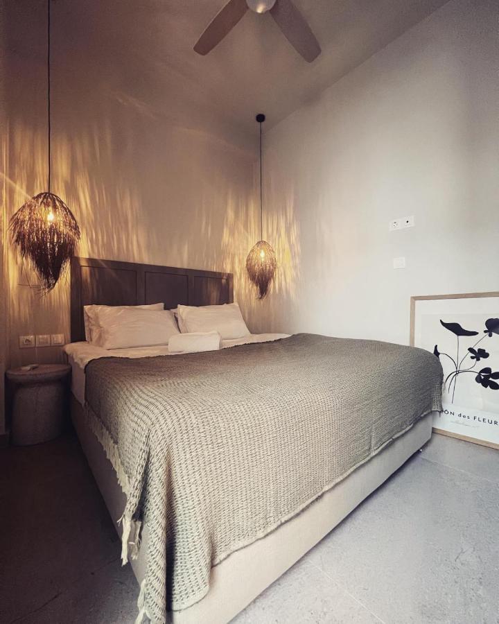 Luxurious Wooden Detail Flat In City Center Chalkís 外观 照片