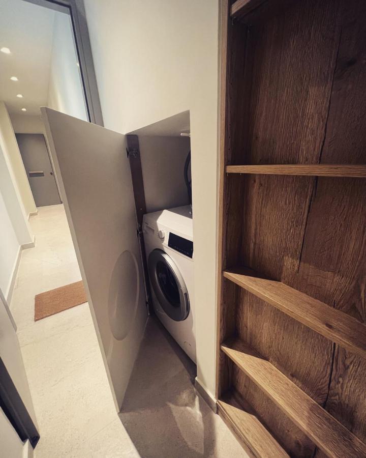 Luxurious Wooden Detail Flat In City Center Chalkís 外观 照片