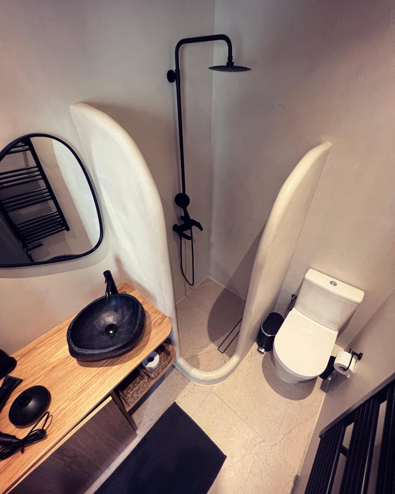 Luxurious Wooden Detail Flat In City Center Chalkís 外观 照片