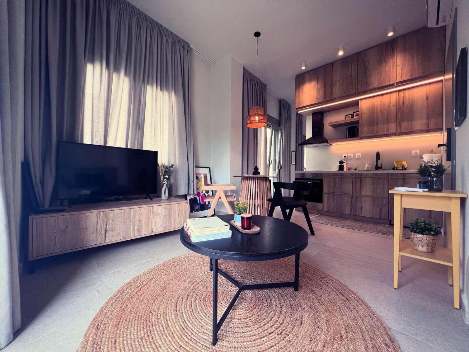 Luxurious Wooden Detail Flat In City Center Chalkís 外观 照片